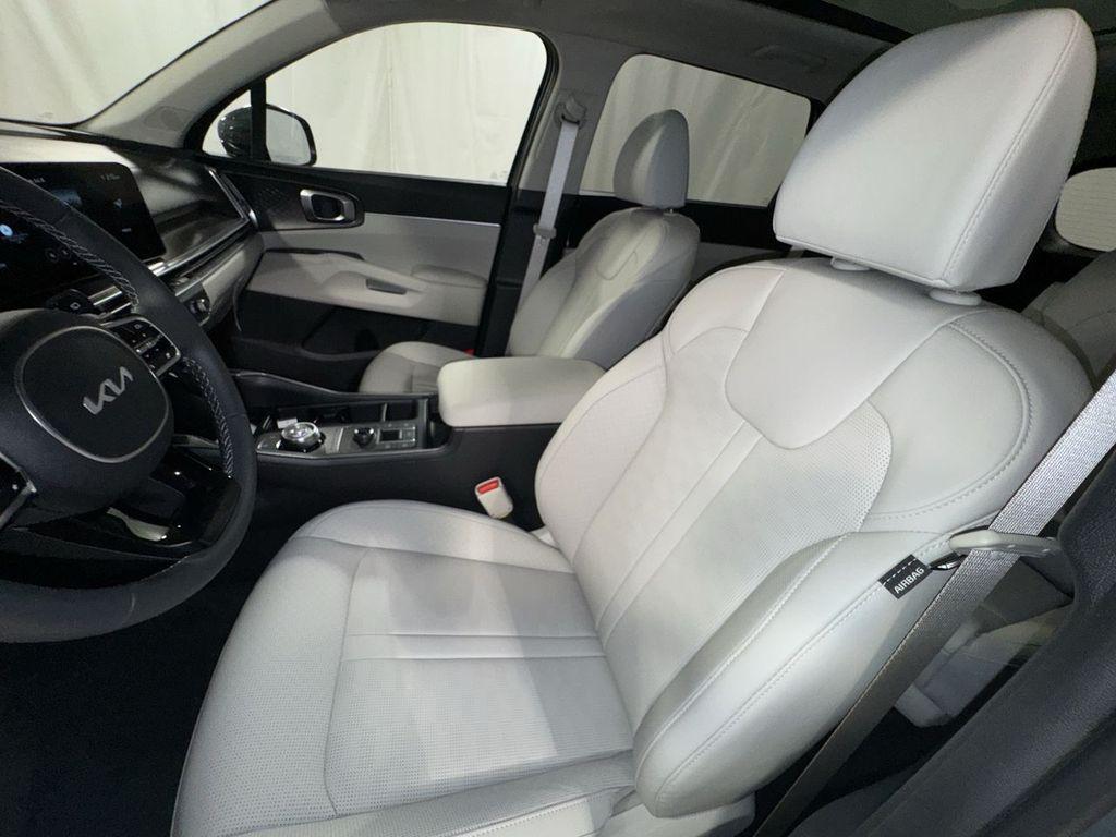 new 2025 Kia Sorento Hybrid car, priced at $42,389