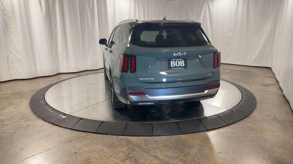 new 2025 Kia Sorento Hybrid car, priced at $42,389