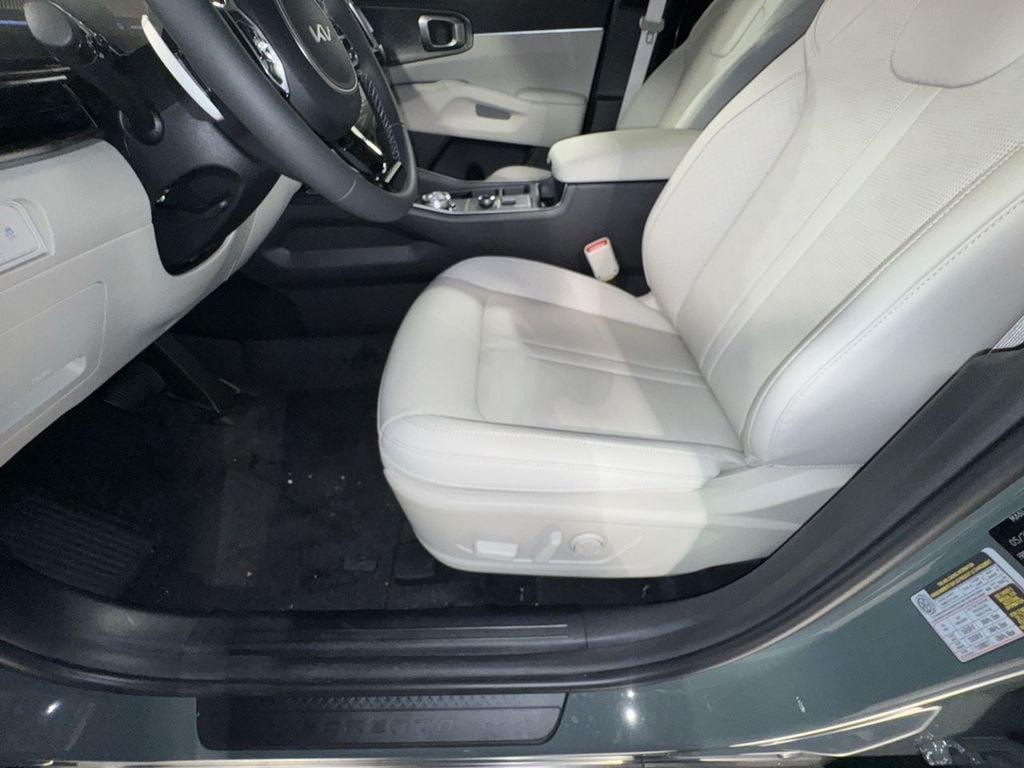 new 2025 Kia Sorento Hybrid car, priced at $42,389