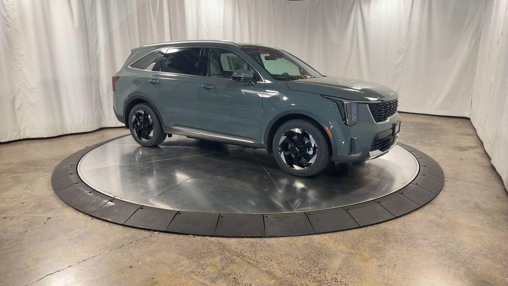 new 2025 Kia Sorento Hybrid car, priced at $42,389