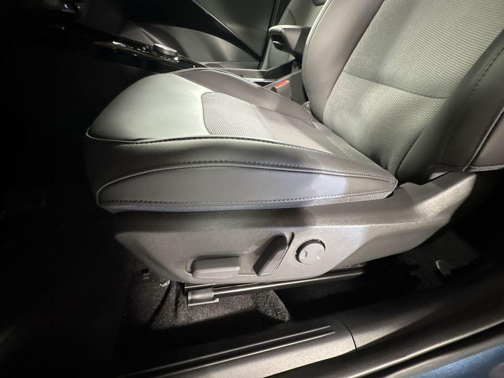 new 2025 Kia Niro EV car, priced at $33,817