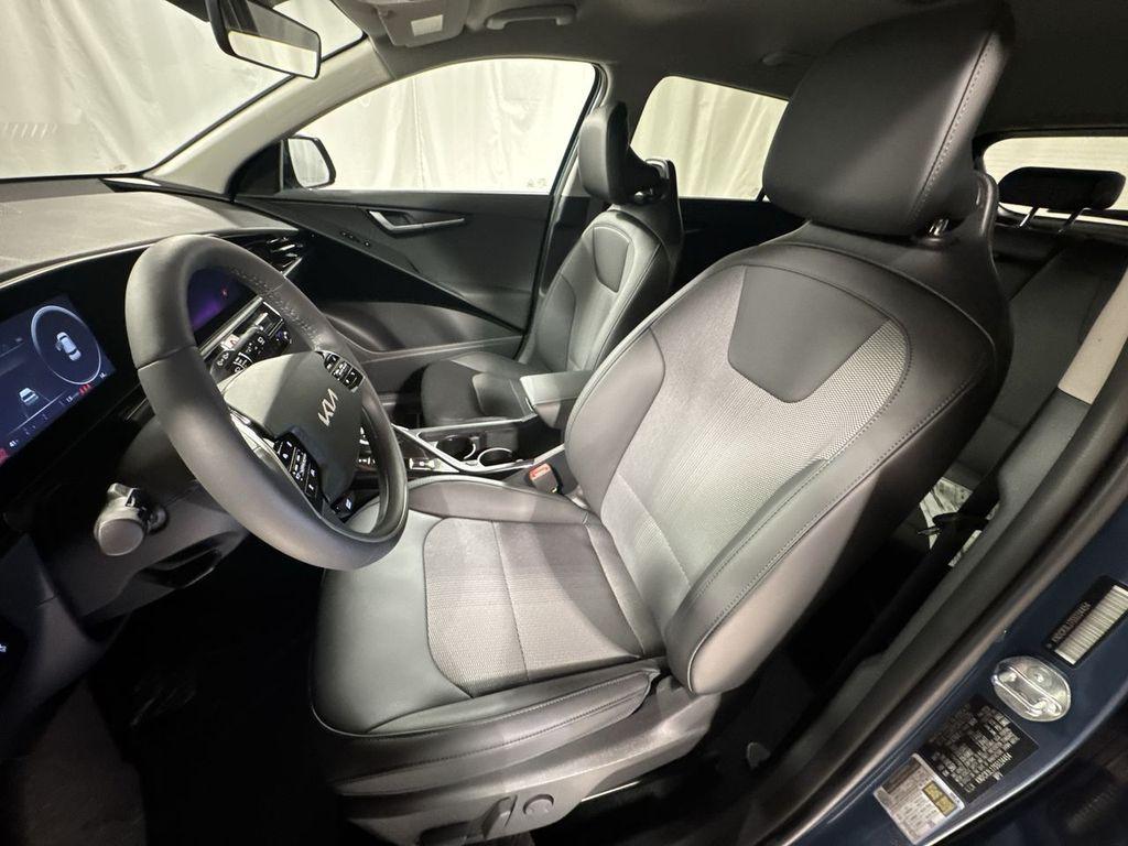 new 2025 Kia Niro EV car, priced at $33,817