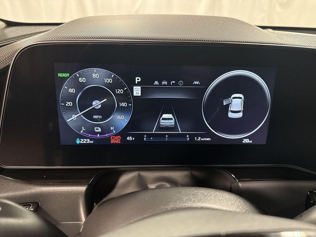 new 2025 Kia Niro EV car, priced at $38,172