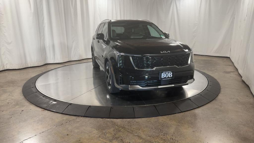 new 2025 Kia Sorento Hybrid car, priced at $39,008