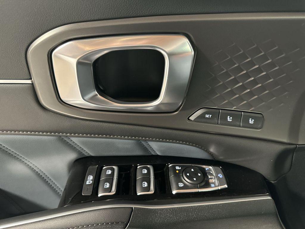 new 2025 Kia Sorento Hybrid car, priced at $48,456