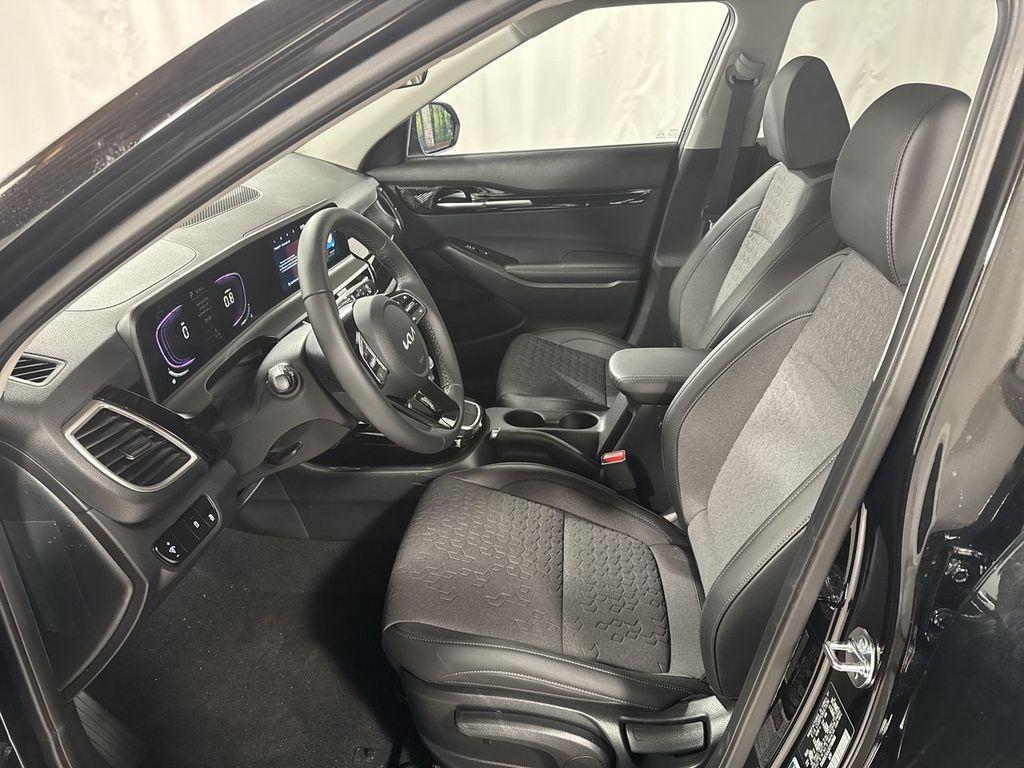 new 2025 Kia Seltos car, priced at $27,131