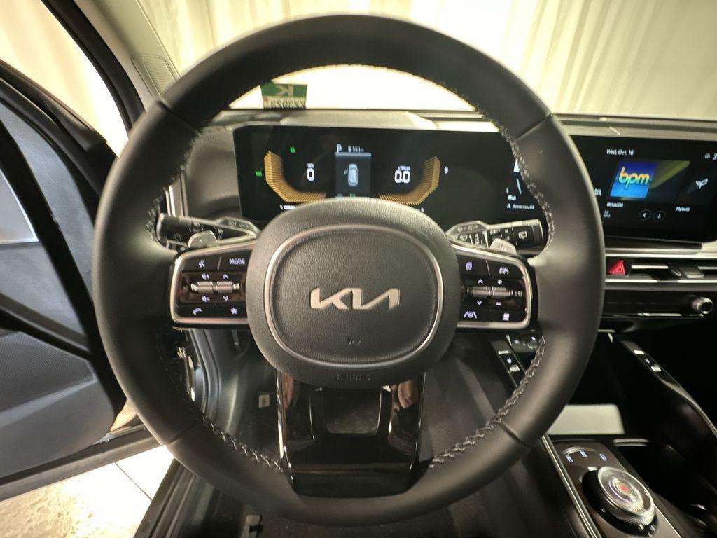 new 2025 Kia Sorento Hybrid car, priced at $40,926