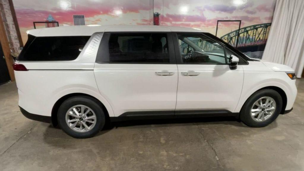 used 2022 Kia Carnival car, priced at $32,725