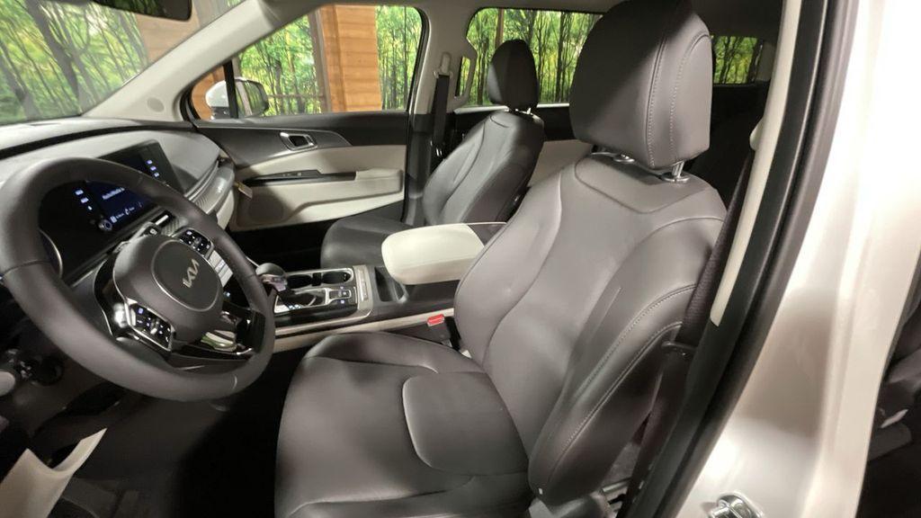 used 2022 Kia Carnival car, priced at $32,725