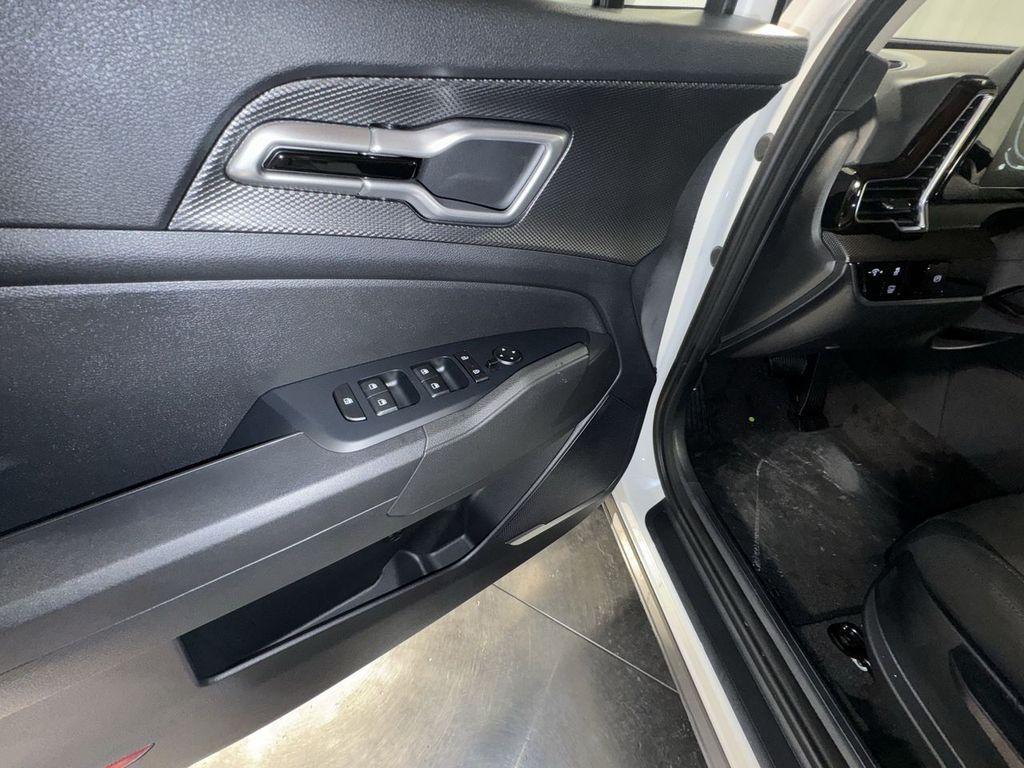 new 2025 Kia Sportage Hybrid car, priced at $32,026