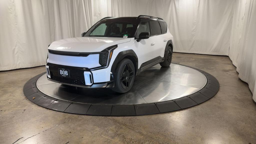new 2026 Kia EV9 car, priced at $70,177