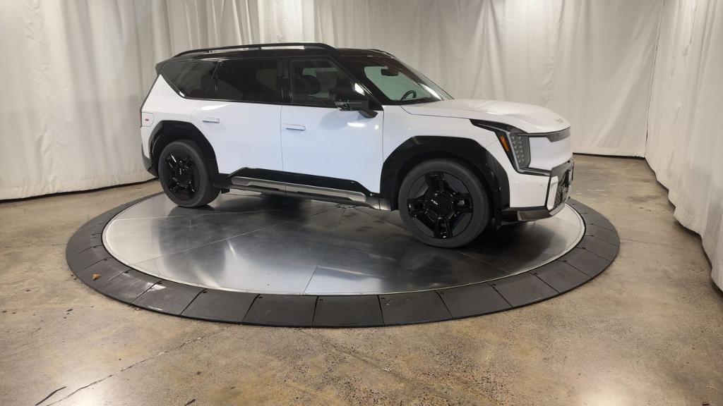 new 2026 Kia EV9 car, priced at $70,177