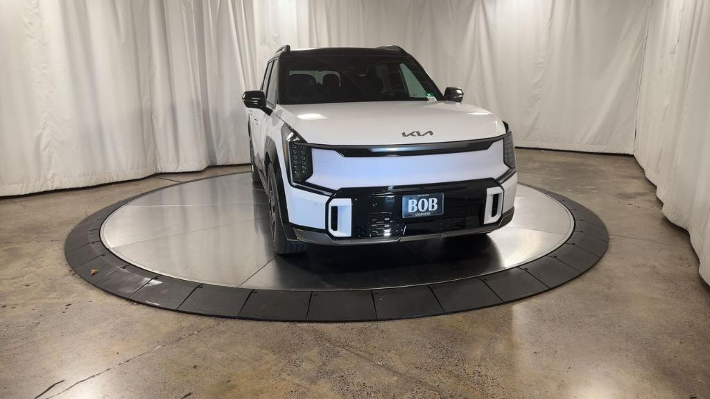 new 2026 Kia EV9 car, priced at $70,177