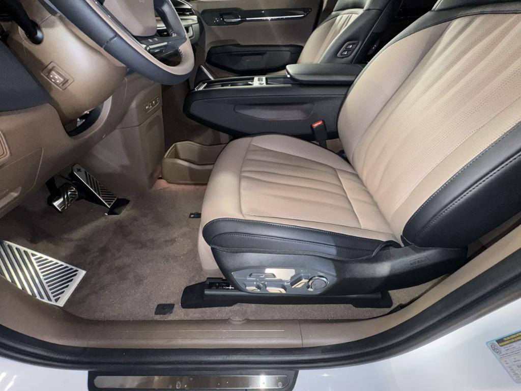 new 2026 Kia EV9 car, priced at $70,177