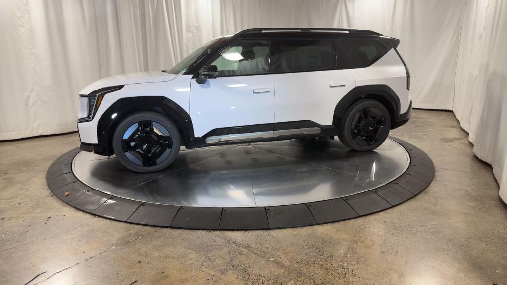 new 2026 Kia EV9 car, priced at $70,177