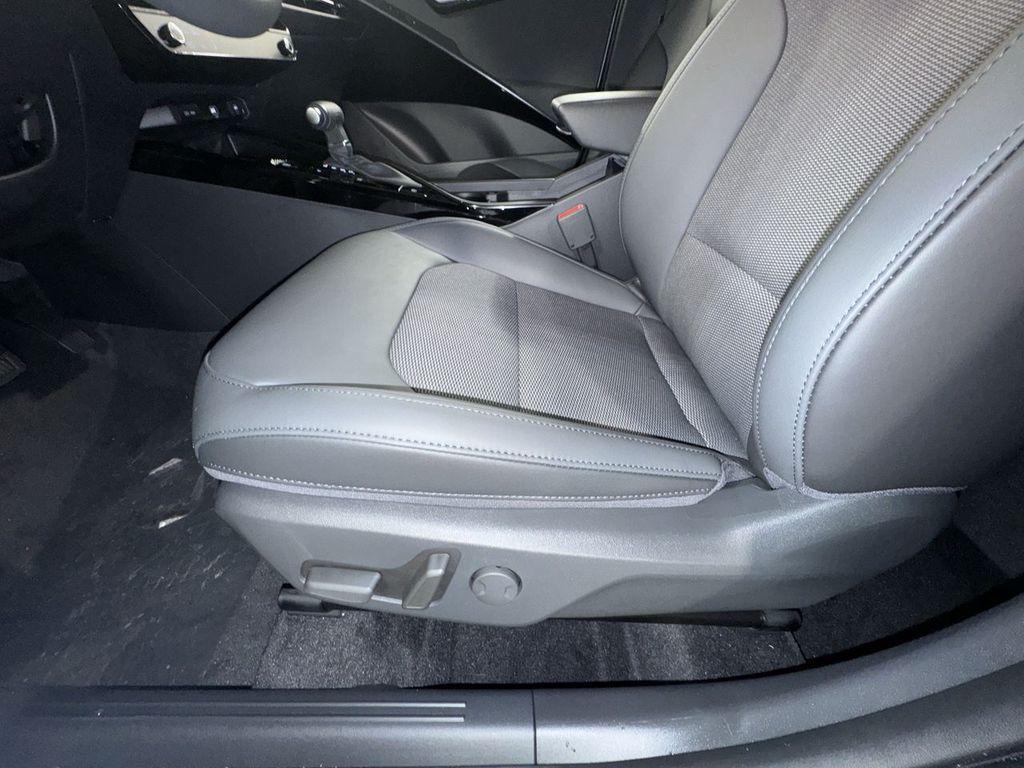 new 2025 Kia Niro car, priced at $29,892