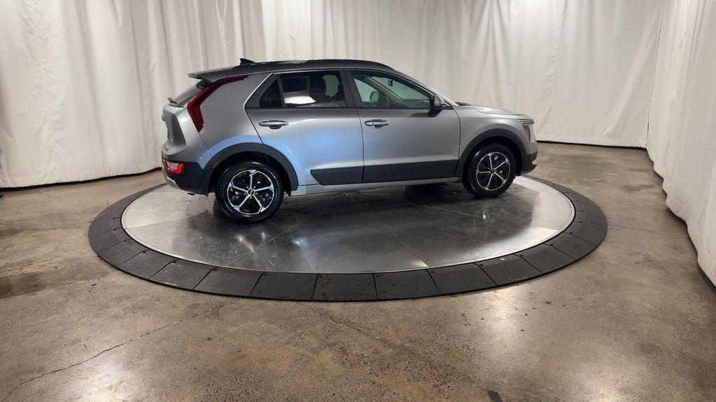 new 2025 Kia Niro car, priced at $29,892