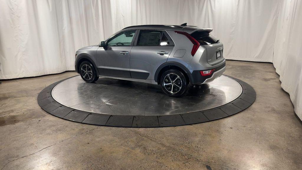 new 2025 Kia Niro car, priced at $29,892