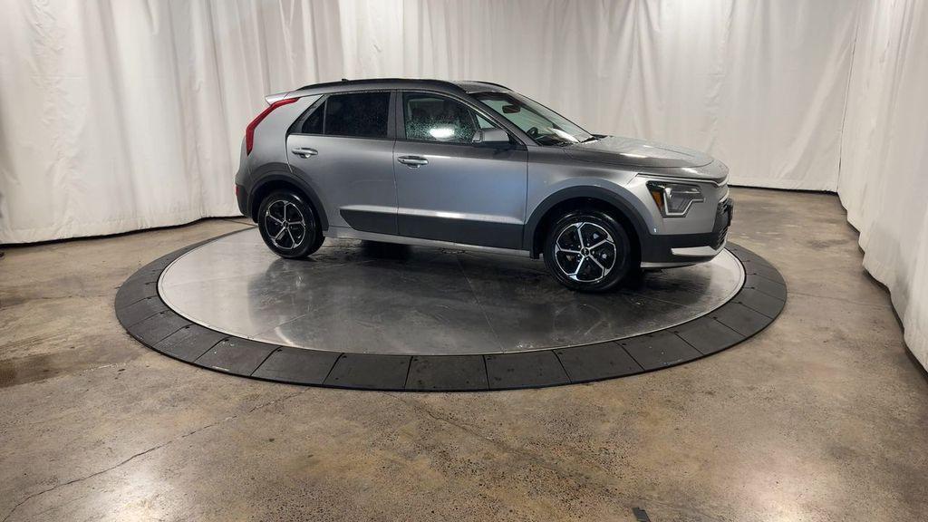 new 2025 Kia Niro car, priced at $29,892