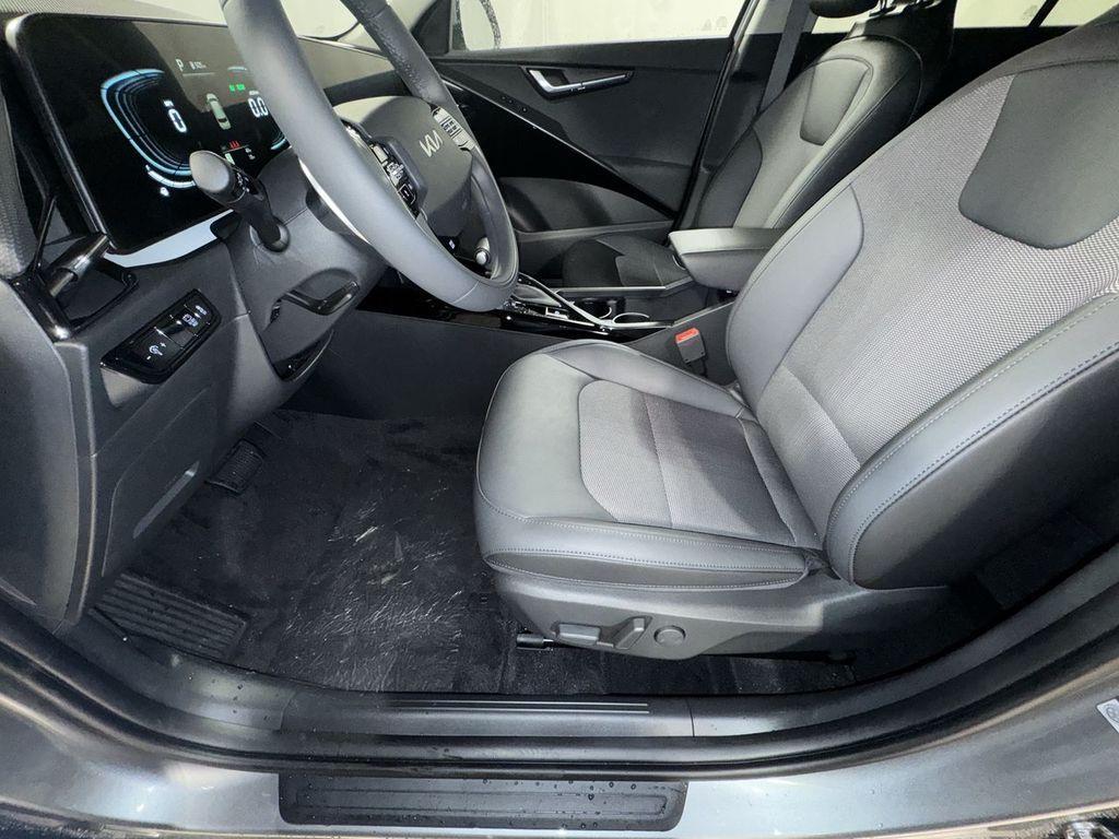 new 2025 Kia Niro car, priced at $29,892
