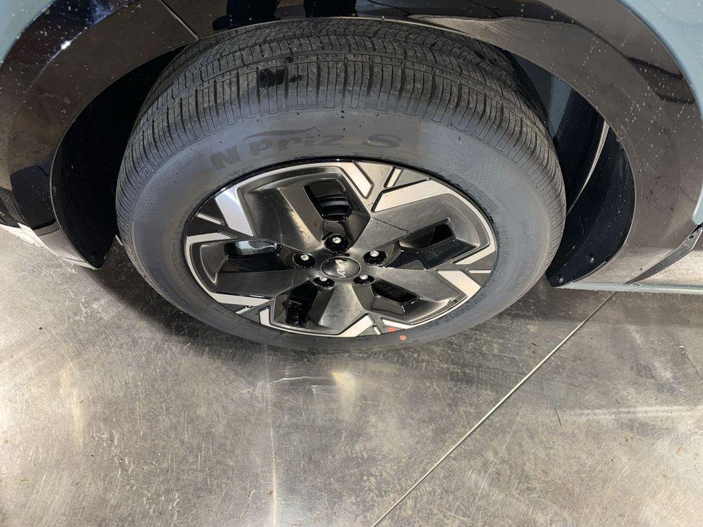 new 2025 Kia Niro EV car, priced at $33,817