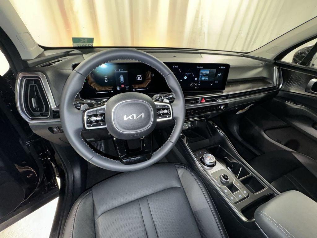 new 2025 Kia Sorento Hybrid car, priced at $40,862