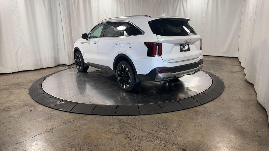 new 2025 Kia Sorento car, priced at $41,016