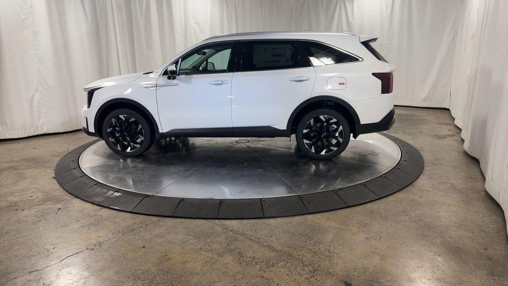new 2025 Kia Sorento car, priced at $41,016
