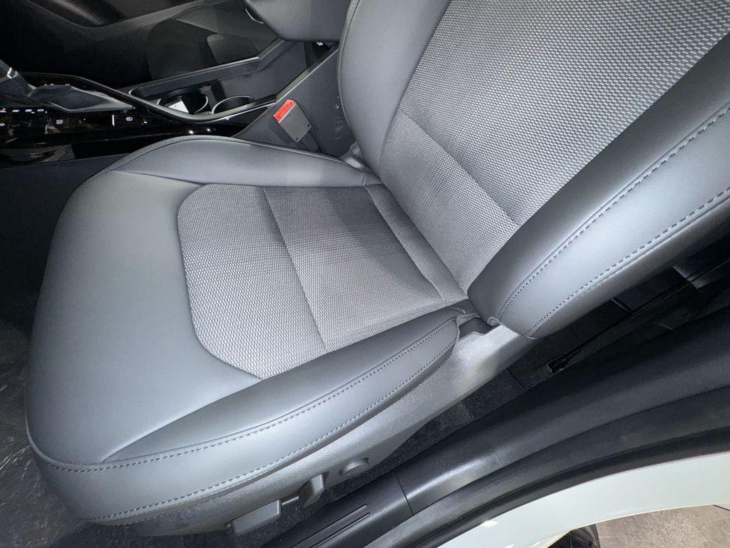 new 2025 Kia Niro car, priced at $33,135