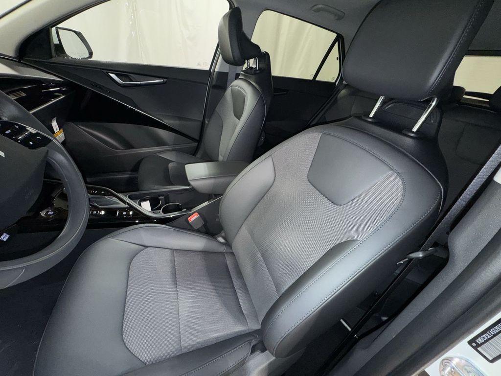 new 2025 Kia Niro car, priced at $33,135