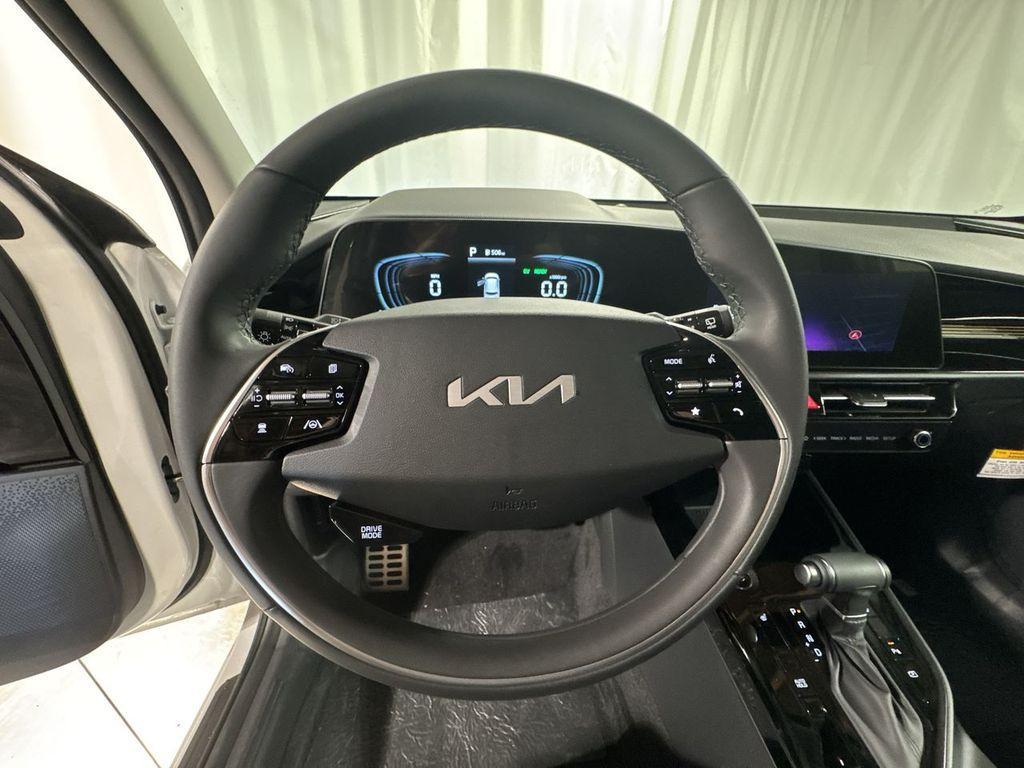 new 2025 Kia Niro car, priced at $33,135