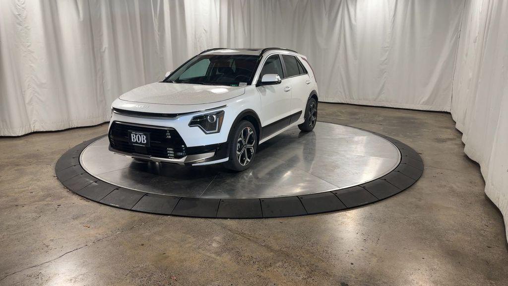 new 2025 Kia Niro car, priced at $33,135