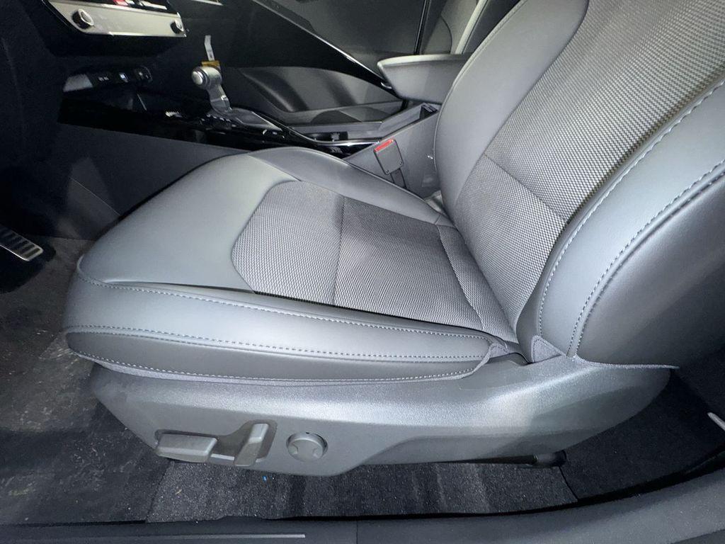 new 2025 Kia Niro car, priced at $33,135