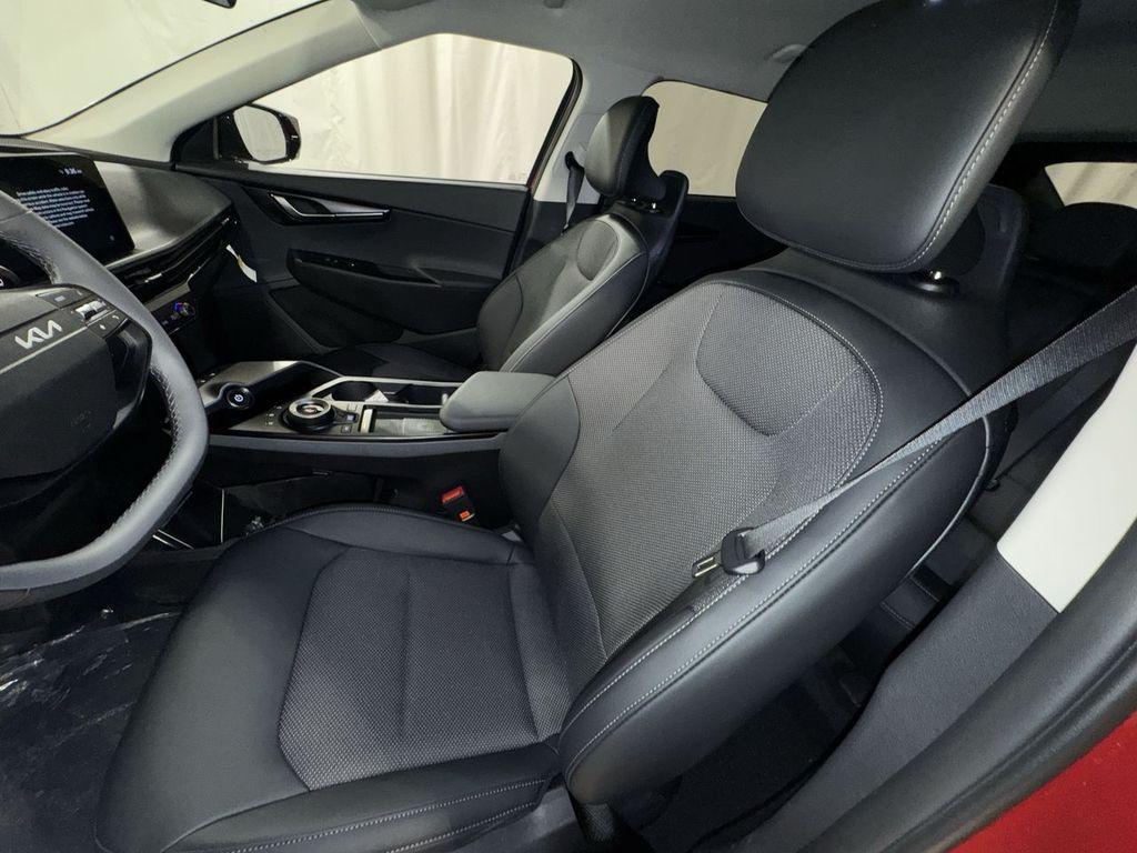 new 2025 Kia EV6 car, priced at $49,917