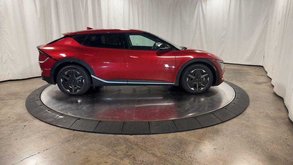 new 2025 Kia EV6 car, priced at $49,917