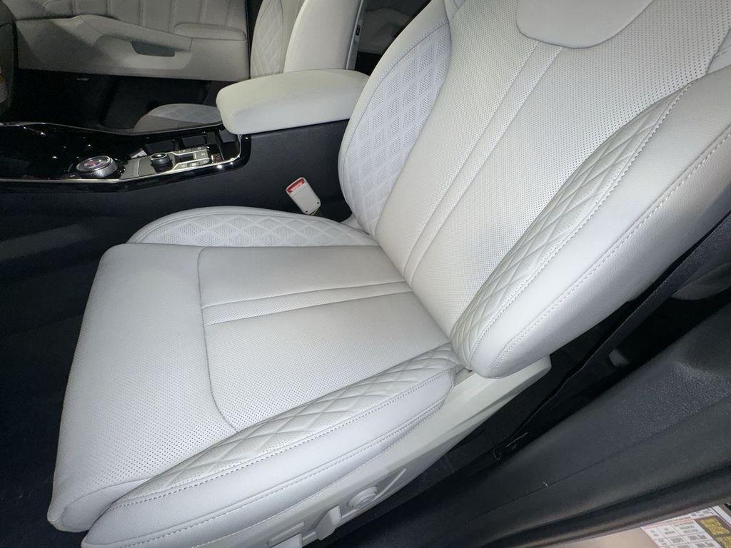 new 2025 Kia Sorento Hybrid car, priced at $47,574