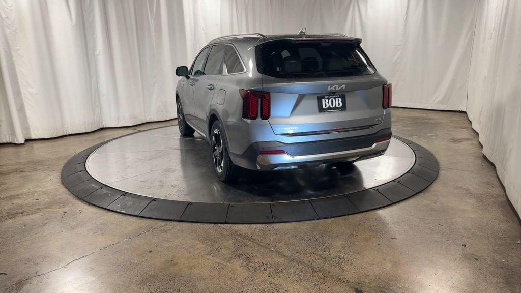 new 2025 Kia Sorento Hybrid car, priced at $47,574