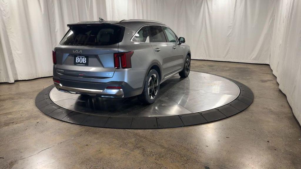 new 2025 Kia Sorento Hybrid car, priced at $47,574