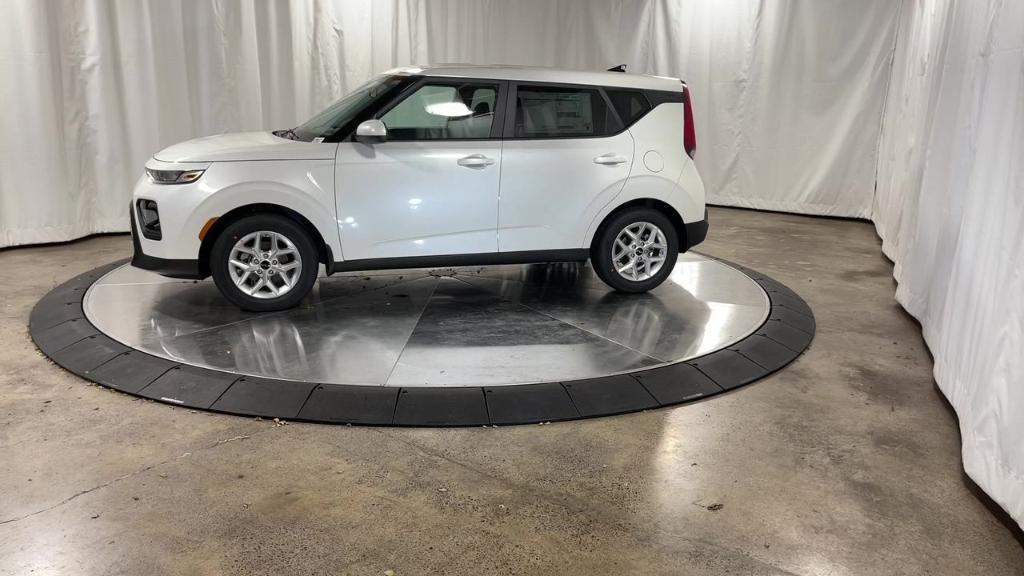 used 2022 Kia Soul car, priced at $16,916