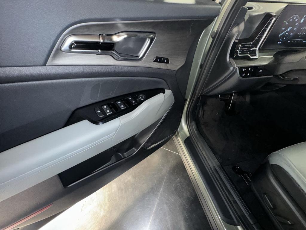 new 2025 Kia Sportage Plug-In Hybrid car, priced at $45,575