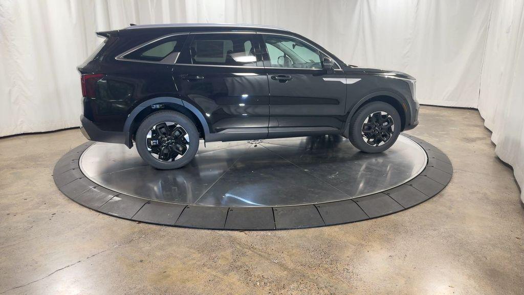 new 2025 Kia Sorento car, priced at $36,746