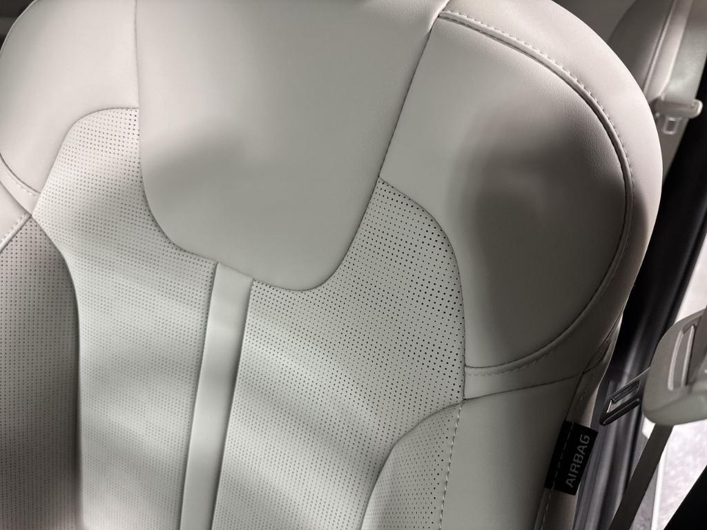 new 2025 Kia Sorento Hybrid car, priced at $39,330