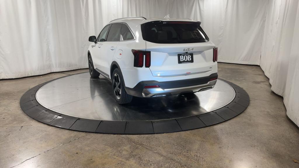 new 2025 Kia Sorento Hybrid car, priced at $39,330