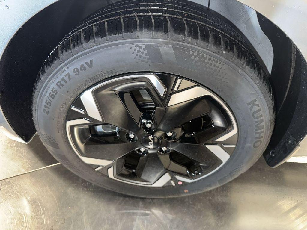 new 2025 Kia Niro EV car, priced at $38,758