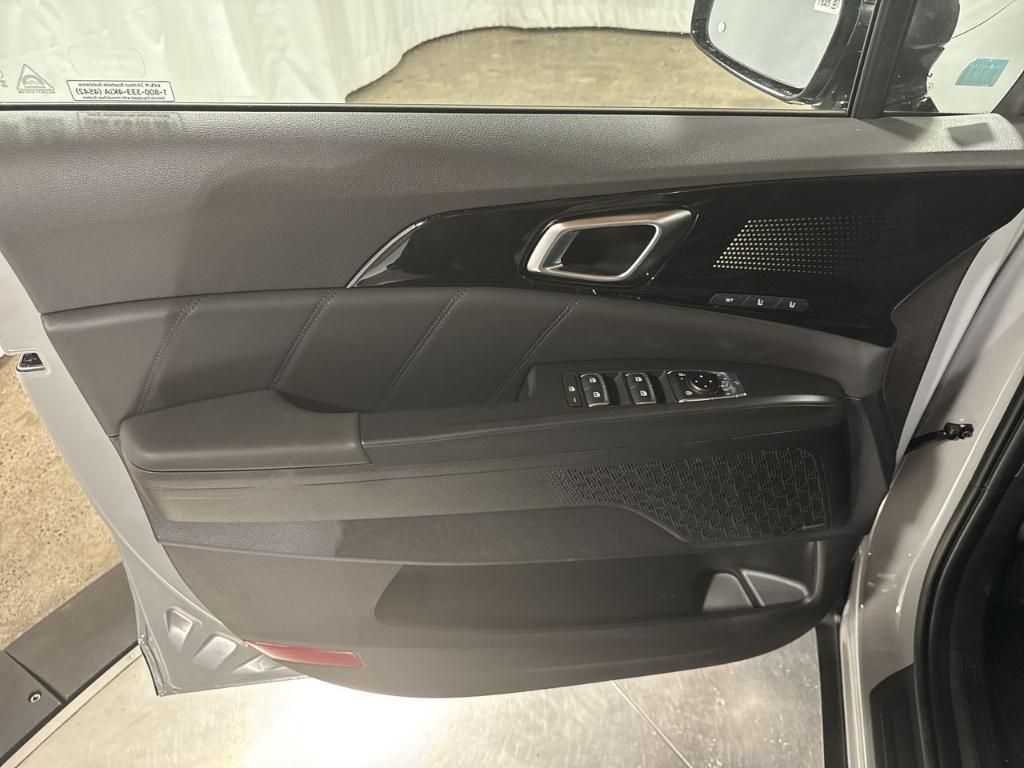 new 2026 Kia Carnival car, priced at $53,257