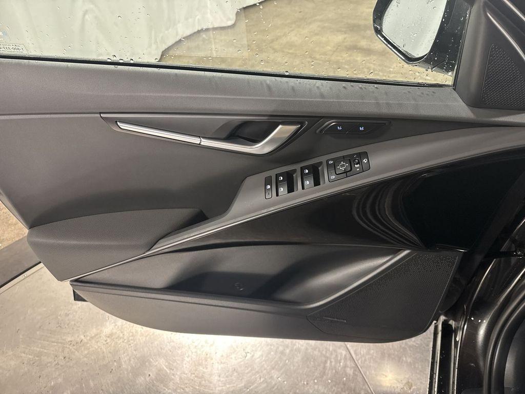 new 2025 Kia Niro EV car, priced at $38,172