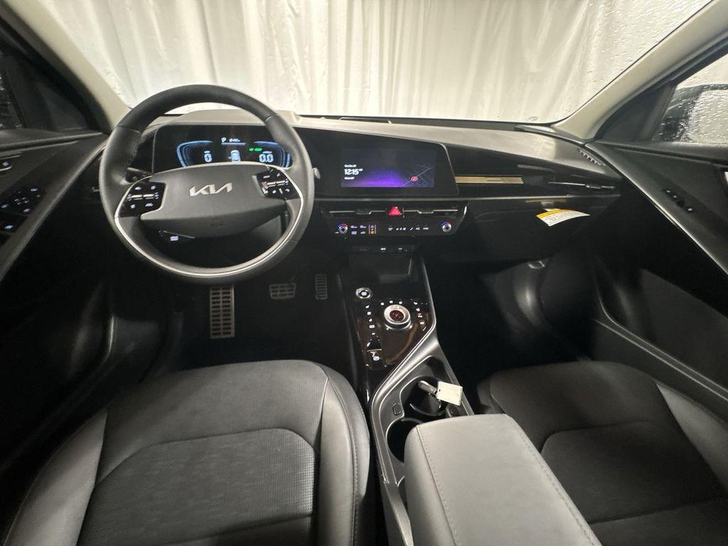 new 2025 Kia Niro Plug-In Hybrid car, priced at $40,145