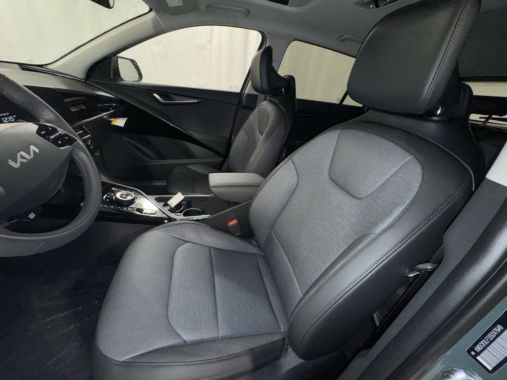new 2025 Kia Niro Plug-In Hybrid car, priced at $40,145