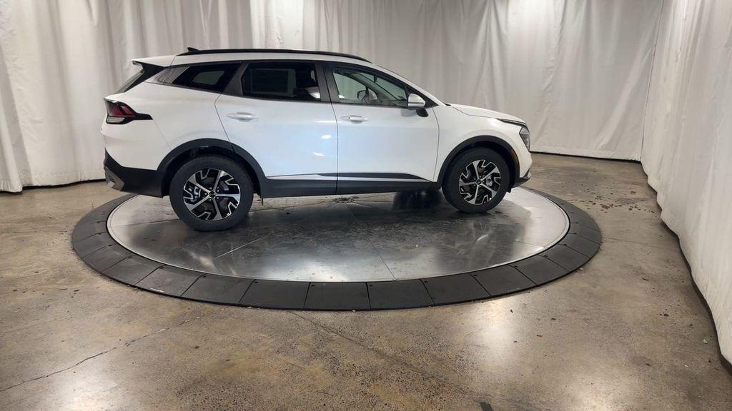 new 2025 Kia Sportage Hybrid car, priced at $35,180