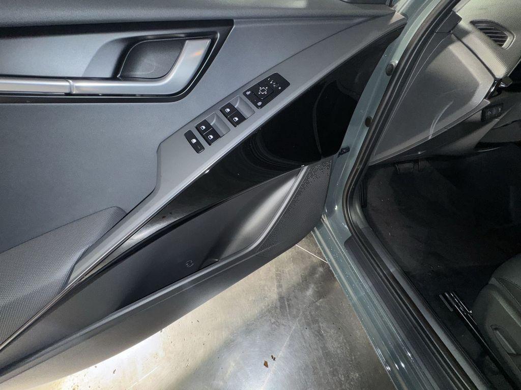 new 2025 Kia Niro EV car, priced at $33,817